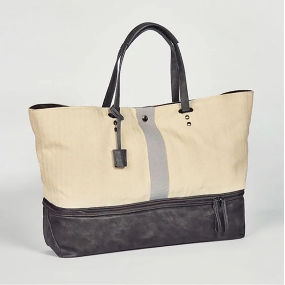 Fabletics The Canal Day Tote Duffle Travel Bag - Picture 3 of 13